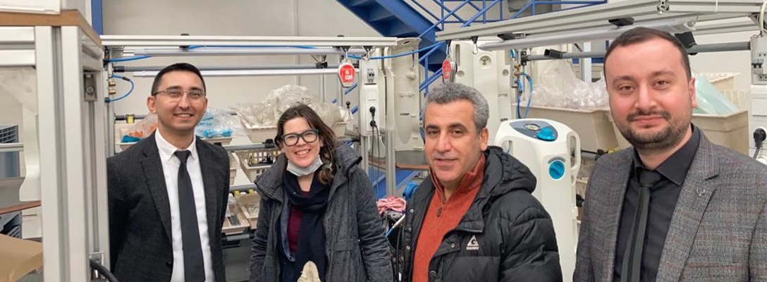 .Profe. Dr. Dilek Çökeliler y Prof. Dr. Recibimos a Hilal Göktaş en nuestra fábrica.